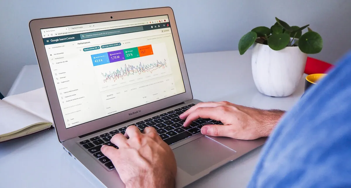 Sledovanie pozícií kľúčových slov v základnom nástroji pre SEO - Google Search Console